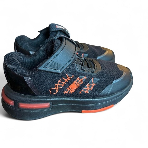 adidas Unisex-Child Marvel Spidey Racer Sneaker – Size 11 - Picture 2 of 9